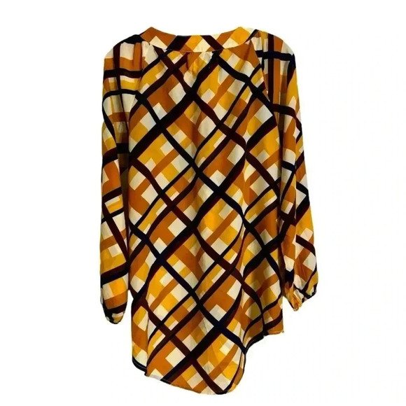 Mudpie top size medium Bust 21 1/2" Length 17" - Picture 2 of 4